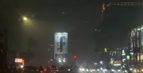Mata Perih Saat Berkendara, Warga Keluhkan Asap yang Kembali Menyelimuti Palembang